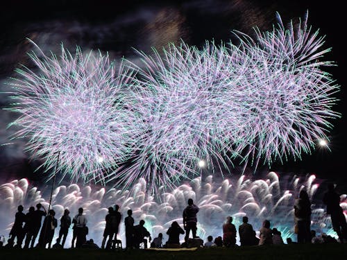 市内の各地で花火が上がります!