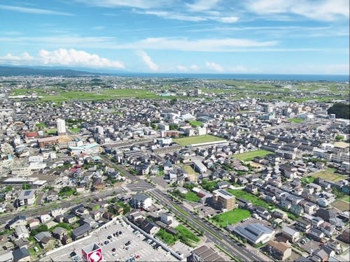 南国市の街並み上空から