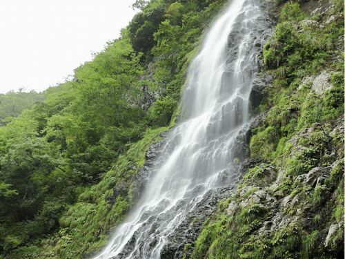 日本滝100選「天滝(てんだき)」