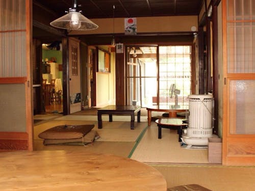 築90年の古民家ならではの趣があります。