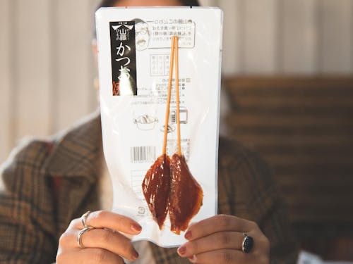 魚を気軽に食べられる「骨なし串ひもの」