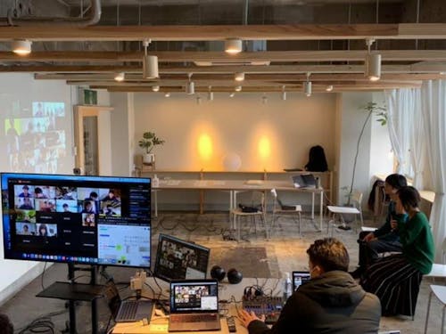 XSCHOOLの様子 コロナ禍の中でオンラインでリサーチを進めてきました