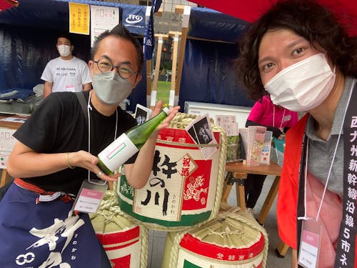 地元企業と福岡にて物産展(菊山隊員)