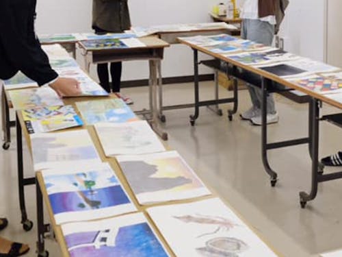 表紙は島民へ募集をかけた中から選考。