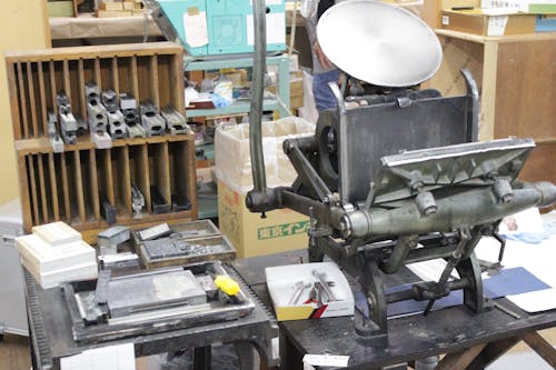 昔ながらの印刷の機械、かっこいい！