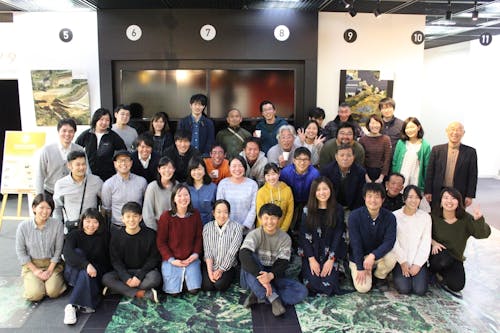 イナカレッジ2018年度の報告会。地域の人もインターン生も一緒になって懇親会！