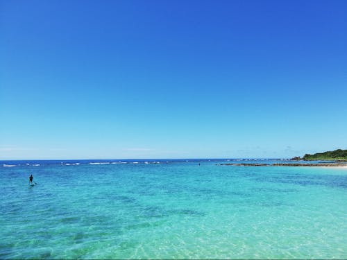 島内屈指の美しいビーチ、与名間ビーチ