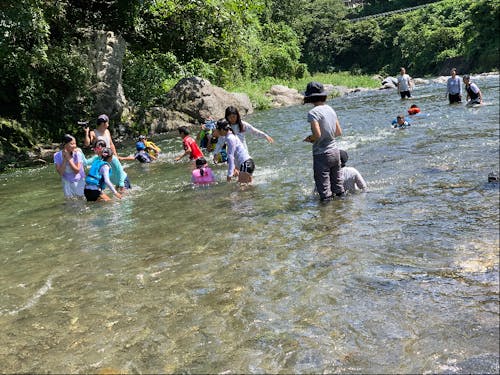 夏の暑い日は川遊び!