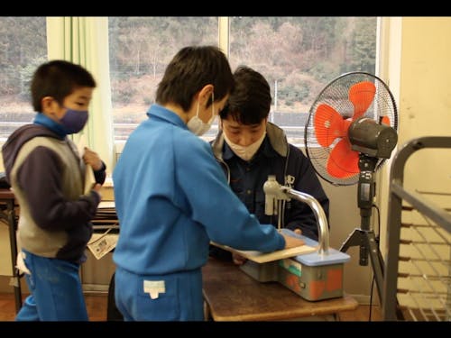 佐藤隊員。手先が器用で工作を基にした活動を行っている。