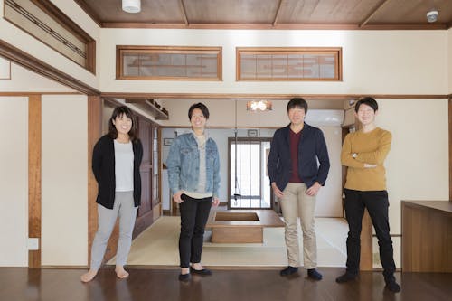 移住・定住を行っているメンバー(市役所職員と地域おこし協力隊)