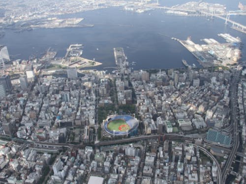 横浜スタジアムや大さん橋、中華街など多様な顔を持つ関内周辺