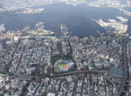 横浜スタジアムや大さん橋、中華街など多様な顔を持つ関内周辺