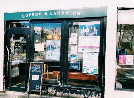 伊那市駅前のカフェ「コーヒーとサンドイッチおかもと」