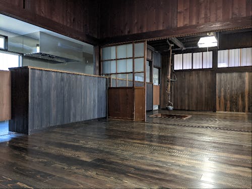 ▲囲炉裏や雰囲気を楽しめる空間