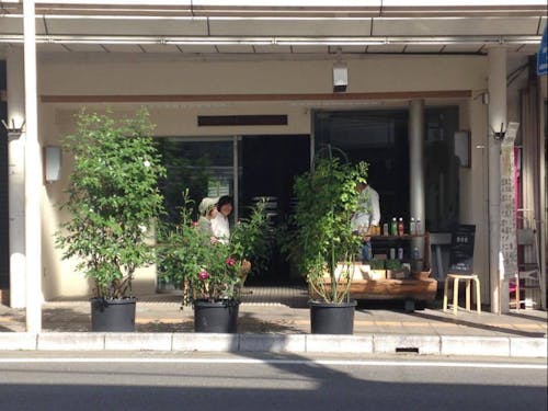 商店街のシェアスペースから配信