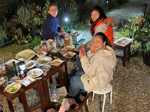 移住者が始めたワイナリーでのバーベキュー