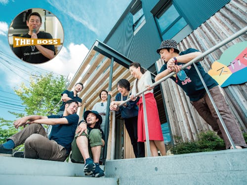 スナバスタッフ集合写真/親愛なるボスが欠席だったので一番目立つようにしつらえました