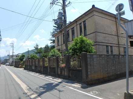 旧グンゼ八鹿工場事務所等（東側）
