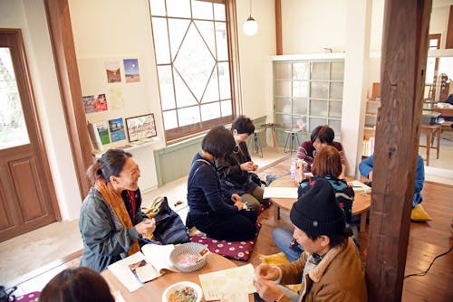 第二待合室でのイベント「蜜蝋ハンドクリームワークショップ」