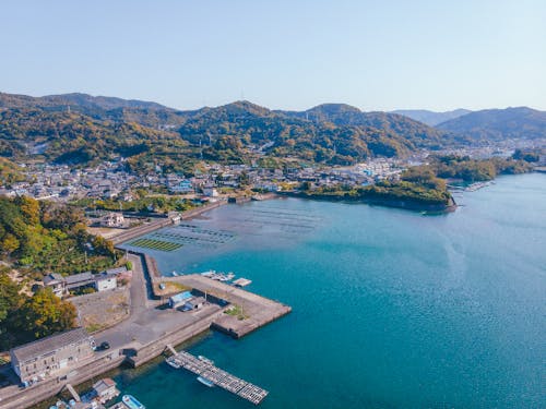 海と山に囲まれた自然豊かな場所