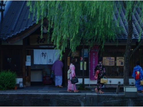 夜の賑わいと深夜の静けさも心地よい