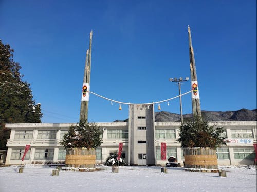 ないなら作ればいいやん と制作した世界一の大門松（20ｍ級）