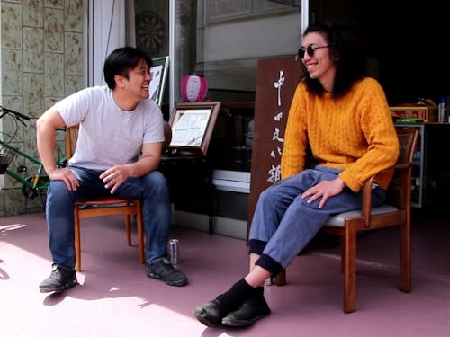 本プロジェクトの中心メンバーの北澤さん(左)と移住者仲間