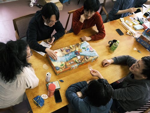 運営メンバーのなかには、ボードゲームが大好きな移住者も