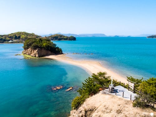 教室からすぐそば！エンジェルロード　©cubic-tt[島空撮]