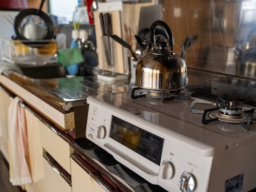 昭和レトロなキッチン、ここで美味しいものをたくさん作ります!