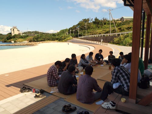 海士町：「風と土と」の打ち合わせ風景