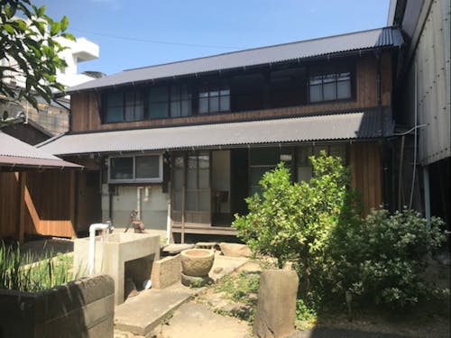 アーティストインレジデンスに生まれ変わった空き家