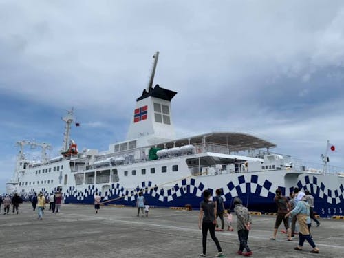 東京(竹芝)から毎日就航する船♪