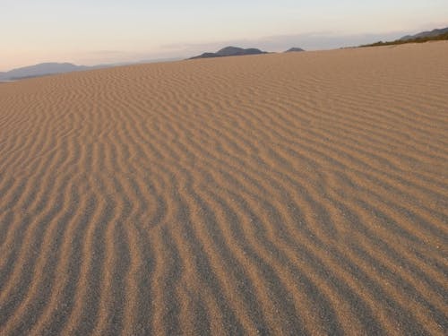 自然が作り出す芸術。訪れる時期や時間で様々な表情を見せてくれる美しい海岸