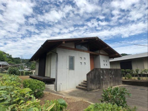 平成7年に建てられた住宅。おしゃれで現代的な外観