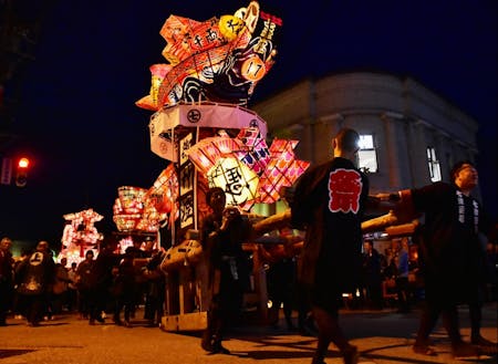 360年以上の伝統をもつ「福野夜高祭」