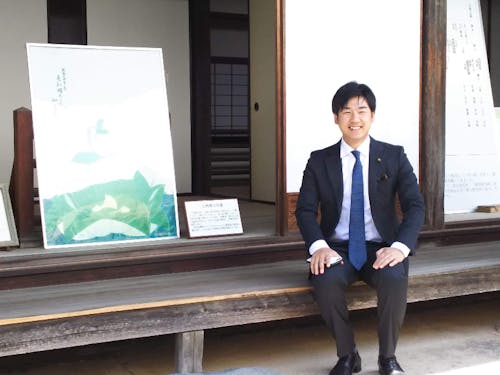 大学の講師だったり、市議会議員だったり。。。