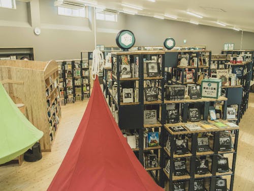 個性的な図書館もある交流拠点施設Katerie