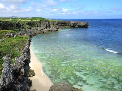 風光明媚な奇岩の絶景を望む(提供:吉成大)