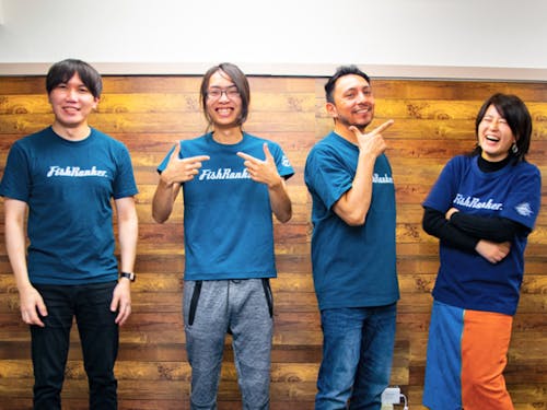 とにかく明るいメンバー(ひとり欠席)