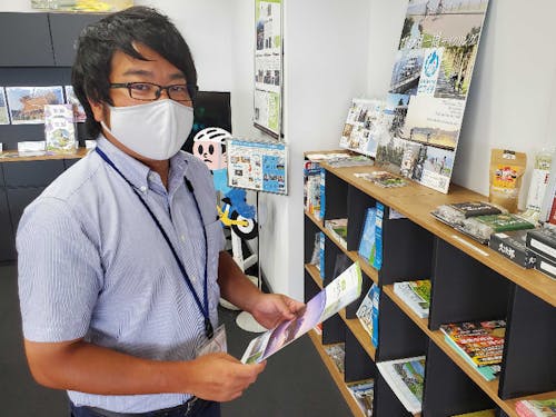 米原市職員の鹿取さん、移住相談の超ベテラン。