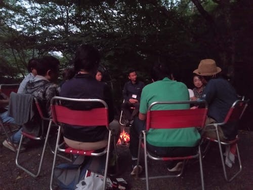 火を囲んで、紡がれる言葉たち。