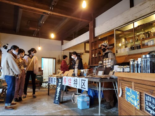 市内での移住者交流会の様子