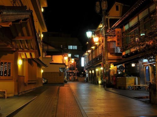 情緒溢れる温泉街