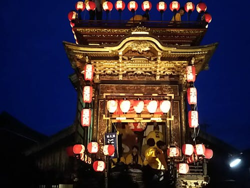 日野の祭りの様子