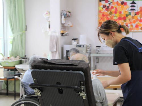 20代~60代と様々な世代のスタッフが活躍している職場です