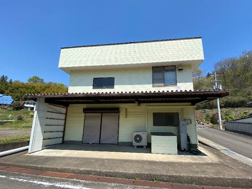 カフェとなる予定の建物。どんなカフェになるのかワクワク!