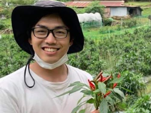 真っ赤な柚胡椒を作る：佐藤紅商店の佐藤さん