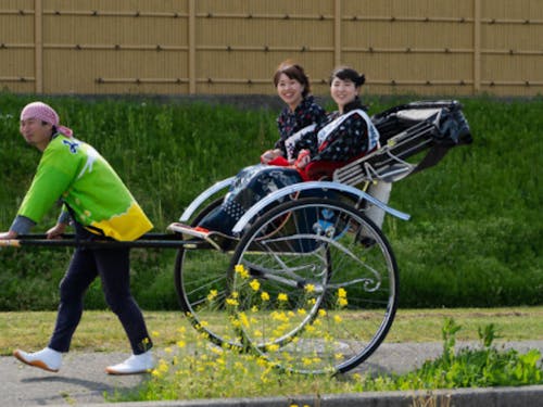 お祭り当日は人力車も体験できます。
