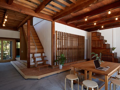 感染状況が落ち着けば、シェアスペースで集まりながら、中継します。